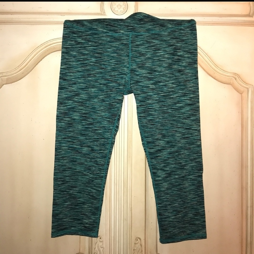 Fabletic leggings, capri length.